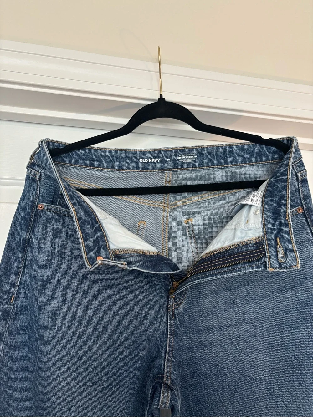 Old Navy Extra High-Rise Sky Hi Wide Leg Jeans Size 10